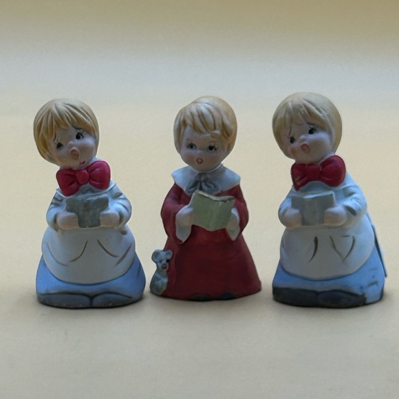 Vintage Jasco merribell choir singer bell bisque, CHRISTMAS DECOR - Picture 1 of 4